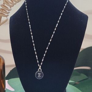 Elegant LV Silver Pendant Necklace